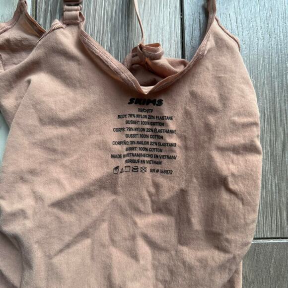 skims seamless bodysuit - Picture 4 of 5